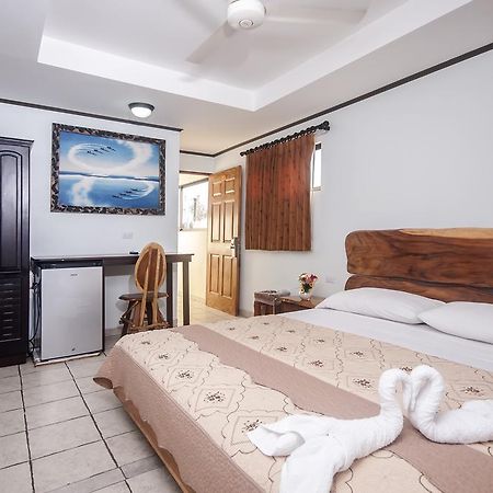 יקו Cadillac Rock Beach Hotel חדר תמונה