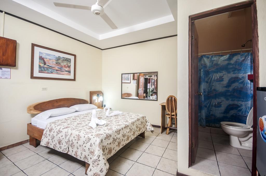 יקו Cadillac Rock Beach Hotel חדר תמונה