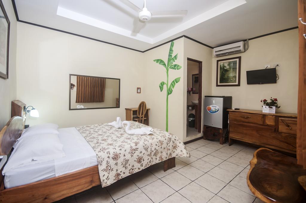 יקו Cadillac Rock Beach Hotel חדר תמונה
