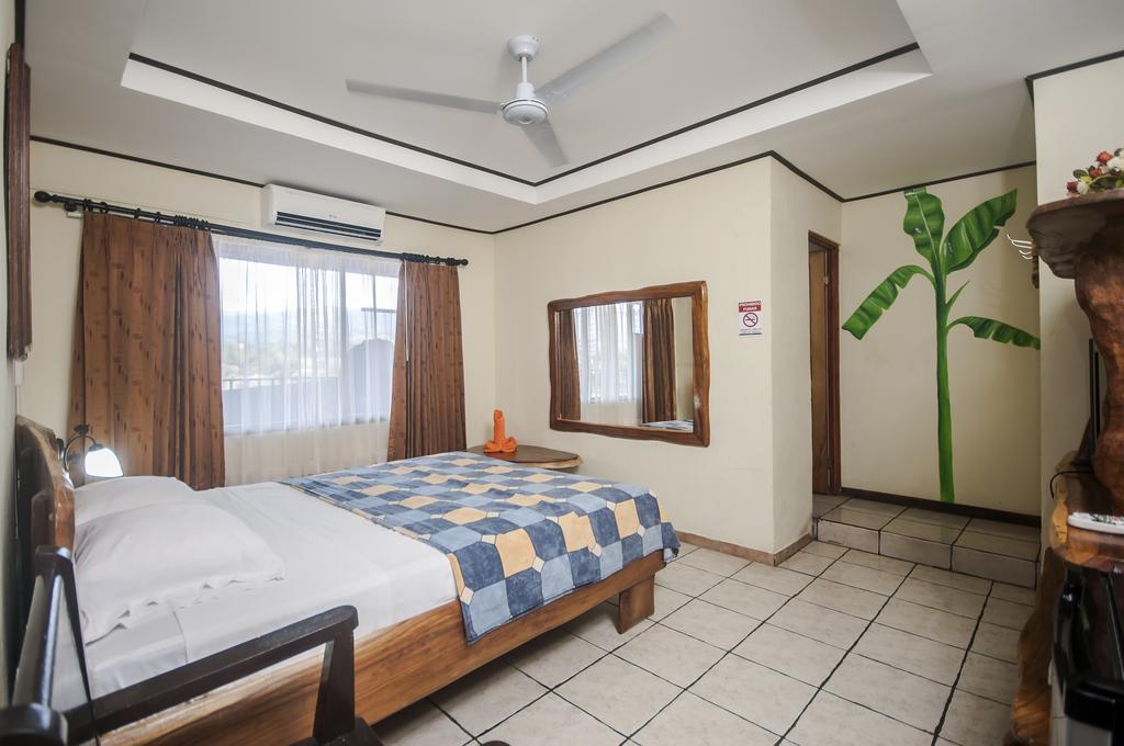יקו Cadillac Rock Beach Hotel חדר תמונה