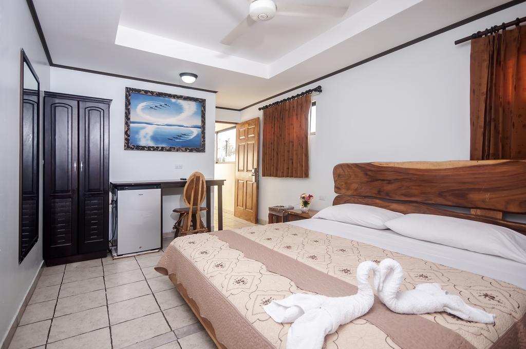 יקו Cadillac Rock Beach Hotel חדר תמונה