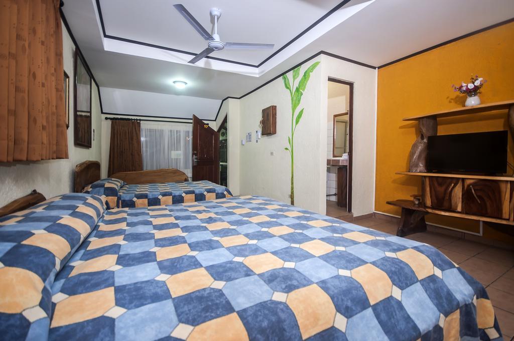 יקו Cadillac Rock Beach Hotel חדר תמונה