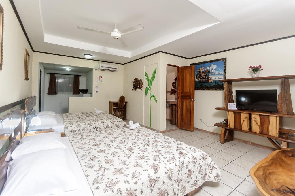 יקו Cadillac Rock Beach Hotel חדר תמונה