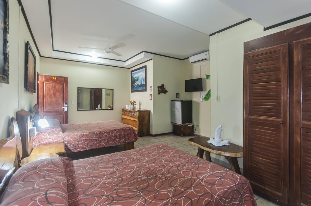 יקו Cadillac Rock Beach Hotel חדר תמונה