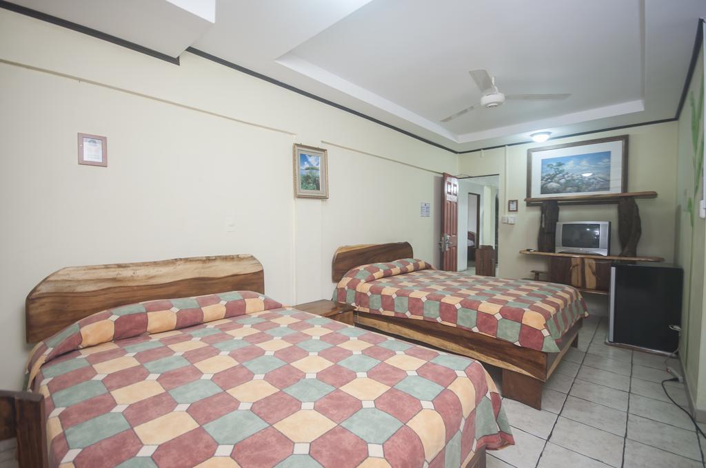 יקו Cadillac Rock Beach Hotel חדר תמונה