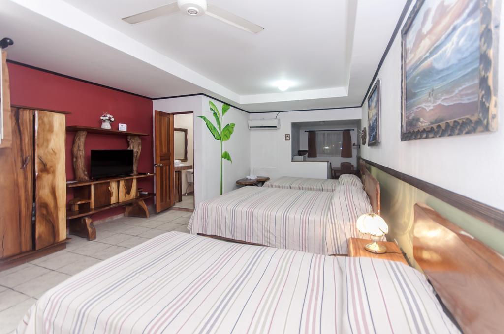 יקו Cadillac Rock Beach Hotel חדר תמונה