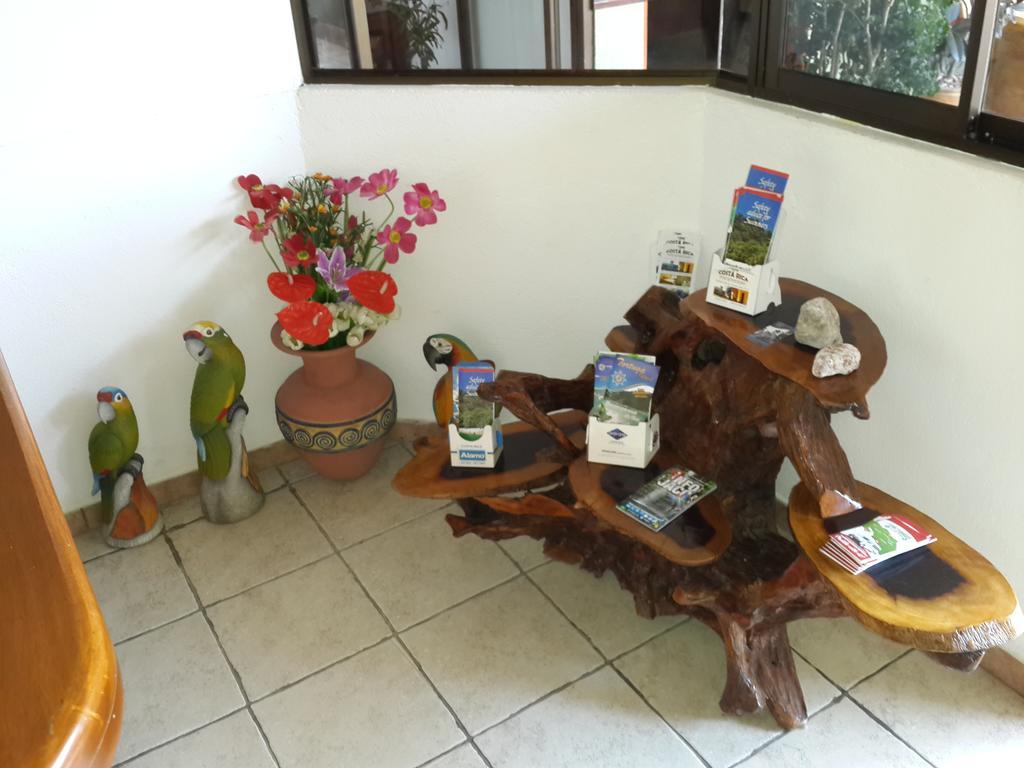 יקו Cadillac Rock Beach Hotel מראה חיצוני תמונה