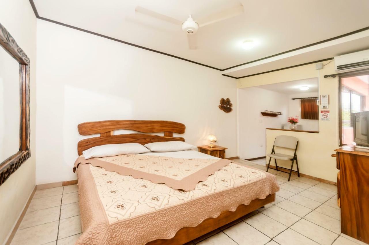 יקו Cadillac Rock Beach Hotel מראה חיצוני תמונה