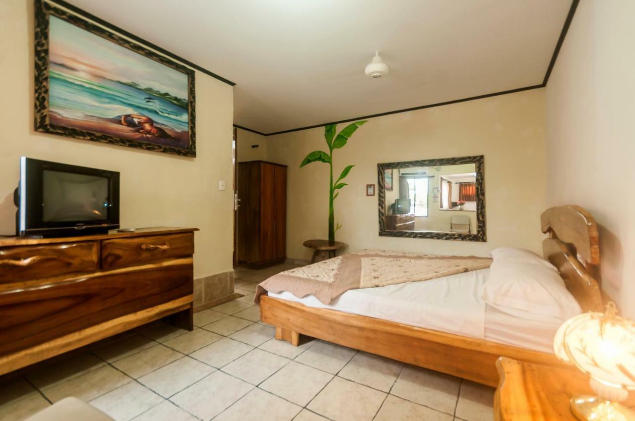 יקו Cadillac Rock Beach Hotel מראה חיצוני תמונה