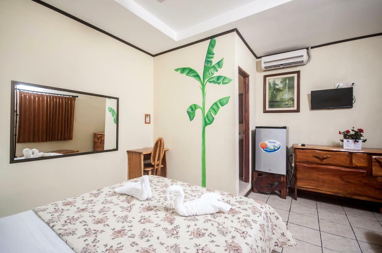 יקו Cadillac Rock Beach Hotel מראה חיצוני תמונה